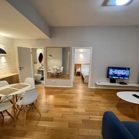 Stylish With Balcony In Center Appartement