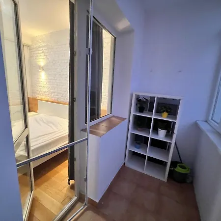 Stylish With Balcony In Center * Boekarest