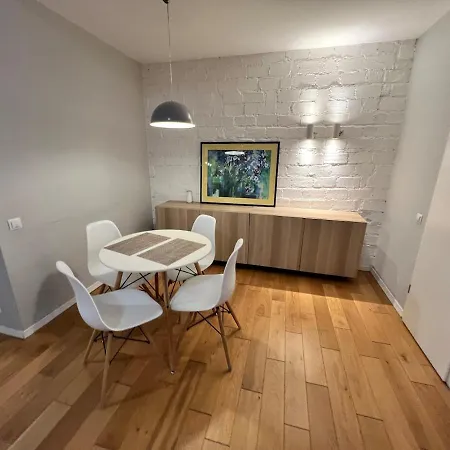 Appartement Stylish With Balcony In Center *